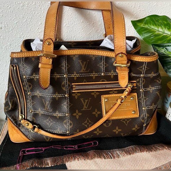 Authentic Louis Vuitton Monogram Rivet Bag. - Picture 3 of 14